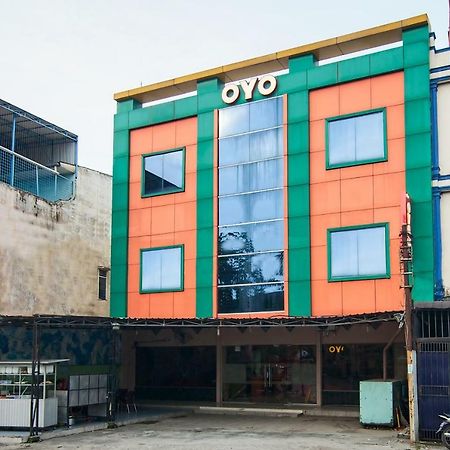 Oyo 529 Hotel Paninda Medan Exterior foto