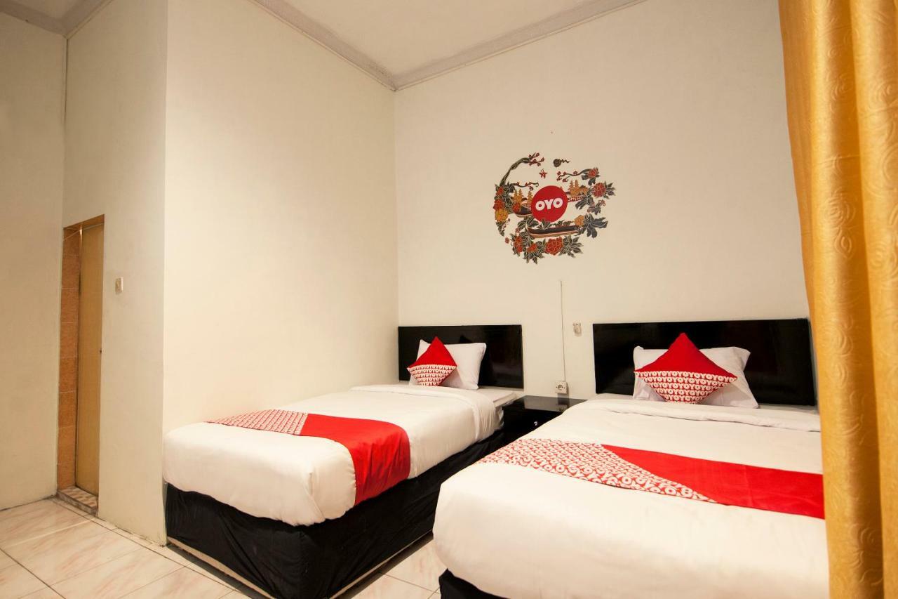 Oyo 529 Hotel Paninda Medan Exterior foto